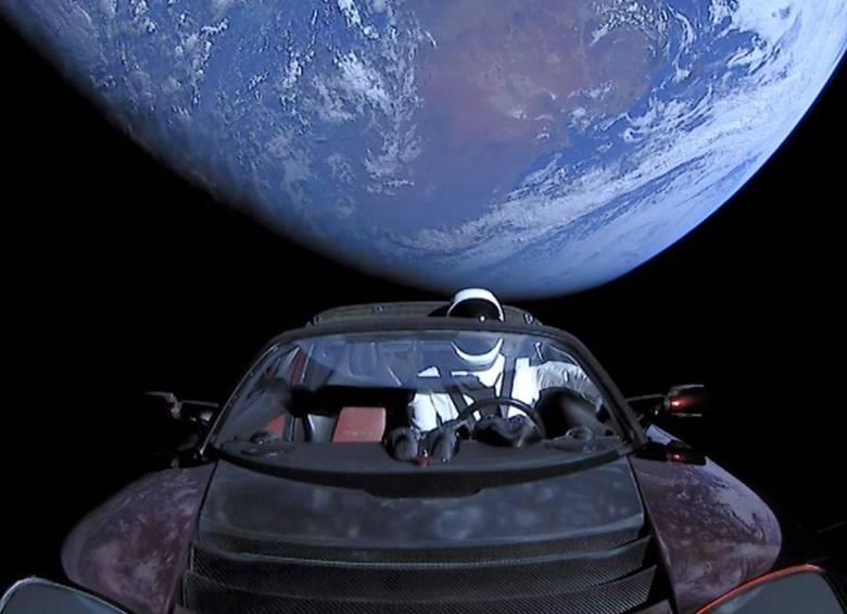 El Tesla Roadster lanzado por SpaceX en 2018 fue confundido con un asteroide cercano a la Tierra. FOTO cortesía SpaceX