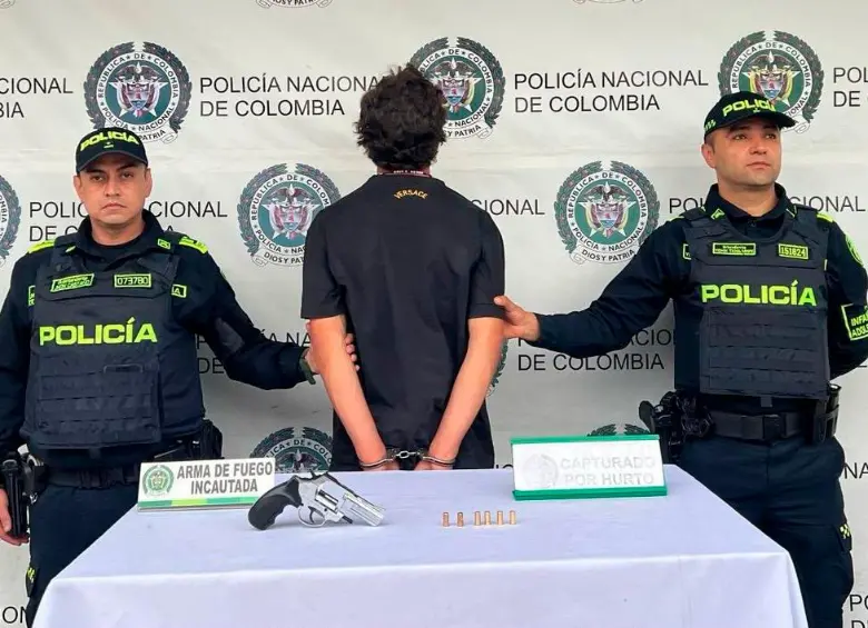 El sospechoso fue detenido tras se detectado en las cámaras de seguridad. FOTO: Cortesía Policía