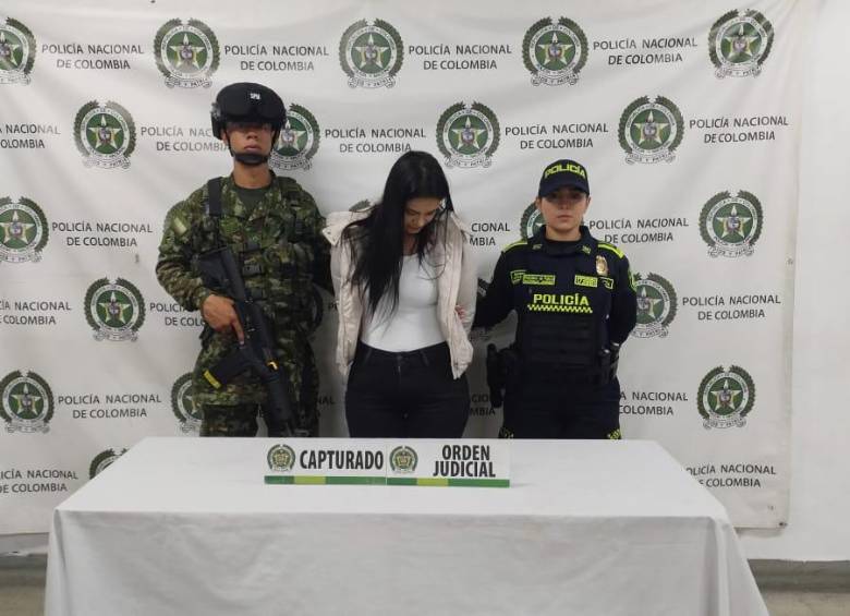 La mujer ya tenía una condena que evadía usando la identidad, el nombre y númedo de identificación, de su hermana. FOTO: Cortesía.