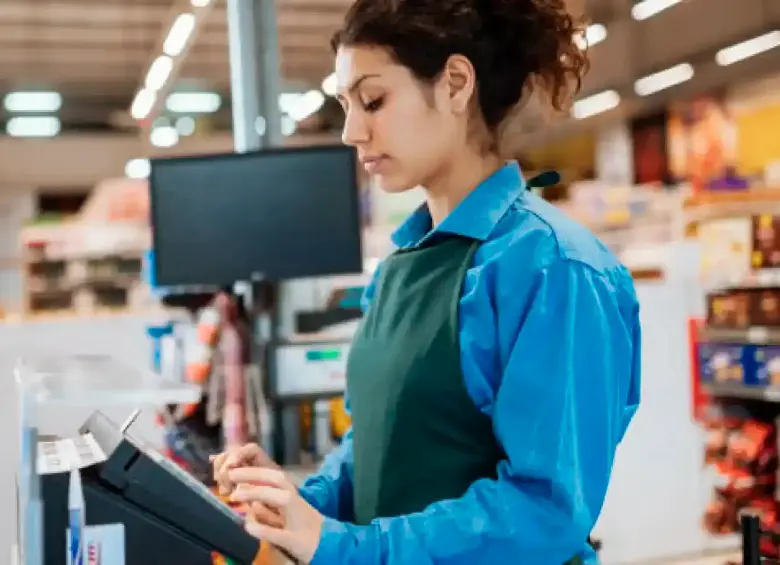 Varias compañías en Colombia están abriendo vacantes específicamente para laborar los fines de semana. FOTO: iStock