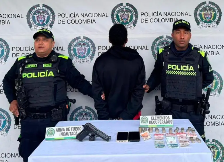 Este es uno de los capturados en el plan candado que realizaron las autoridades en El Poblado. FOTO: Cortesía Secretaría de Seguridad de Medellín
