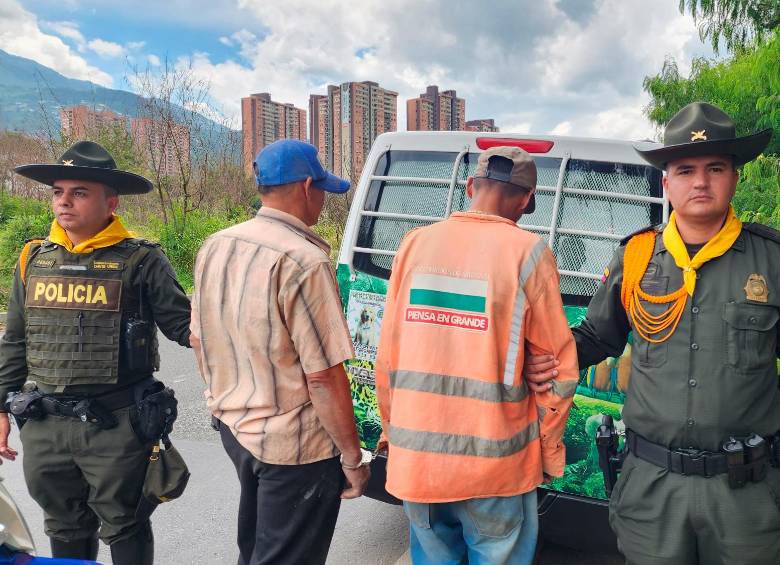 Los dos hombres capturados deberán responder por el delito de contaminación ambiental. 