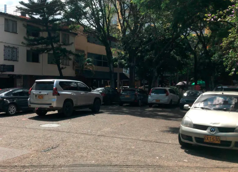 En este sector del barrio Florida Nueva, en Laureles, ocurrió el asesinato de alias El Core, un hombre que cuidaba carros en el sector. FOTO: LAURA ROSA JIMÉNEZ VALENCIA