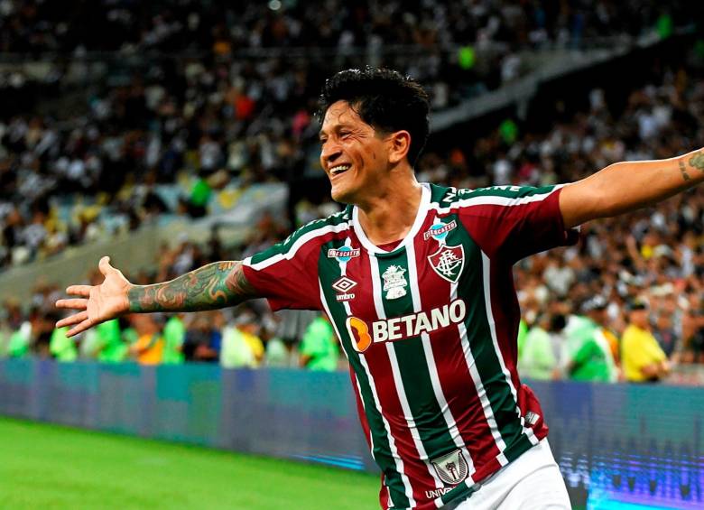 En cada fecha del fútbol brasileño se volvió habitual ver las celebraciones de Germán Cano, que no se cansa de romper redes. FOTO EFE
