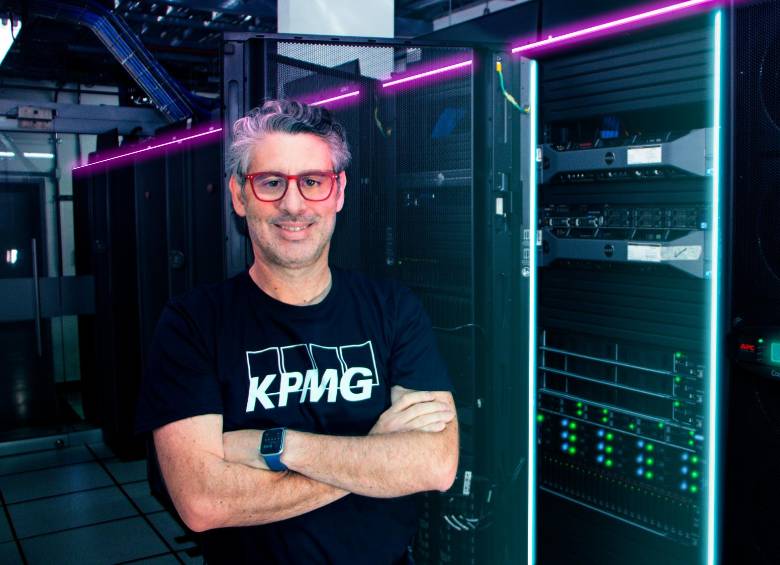 La firma implementa tecnologías de análisis de datos e inteligencia artificial para mejorar sus procesos. . En la foto, Guillermo Jaramillo, presidente de KPMG Colombia. Foto CORTESÍA. 