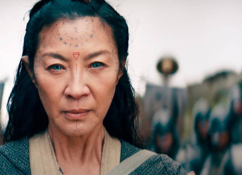Michelle Yeoh es una de las protagonistas de esta precuela de The Witcher. FOTO Cortesía Netflix