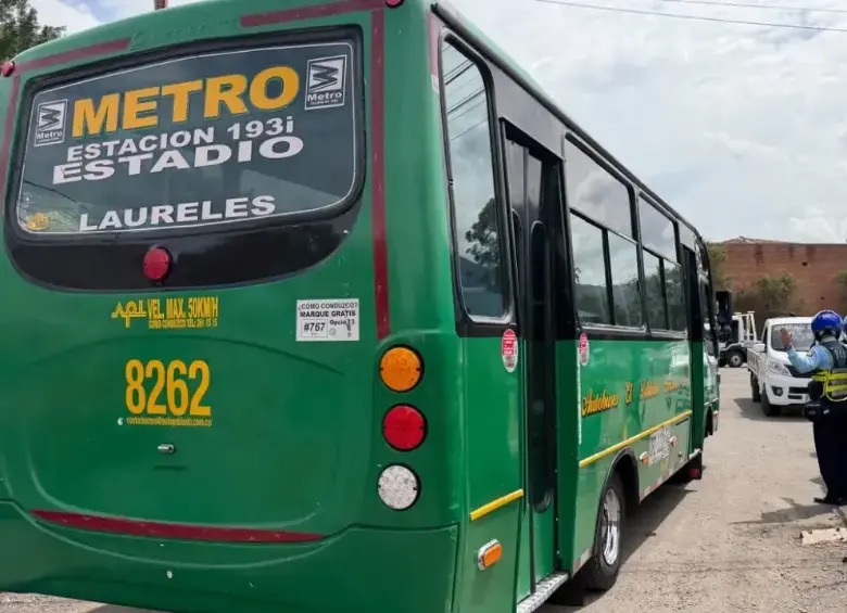 El bus estaba en el sector Estadio, cerca a la Estación el metro, en la carrera 68 con calle 45. Fue inmovilizado y llevado a los patios del Tránsito. Foto: Cortesía.