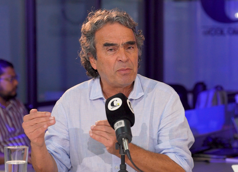 En entrevista con EL COLOMBIANO, Sergio Fajardo, asegura que el gobierno del 2026 va a ser el más difícil de la historia colombiana reciente. Foto: EL COLOMBIANO