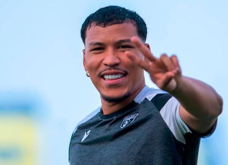 Roger Martínez le ganó el duelo a Jhon Durán en Arabia y le marcó a su equipo. FOTO @ResultsAltaawon
