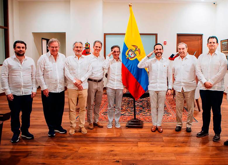 De la Espriella se reunió en Barranquilla con varios de los más importantes empresarios del sector financiero e industrial. pRESIDENCIA