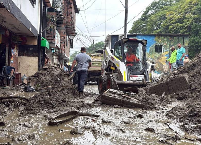 Alcaldía atiende emergencia tras aguaceros en Medellín. Foto: Alcaldía de Medellín