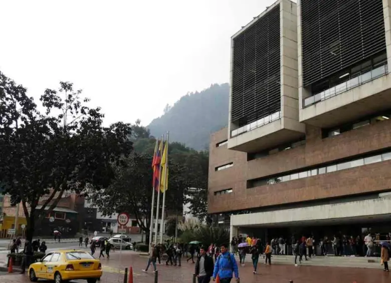 Los aprendices seleccionados podrán vincularse mediante contrato de aprendizaje en modalidad 100 % presencial. FOTO: COLPRENSA