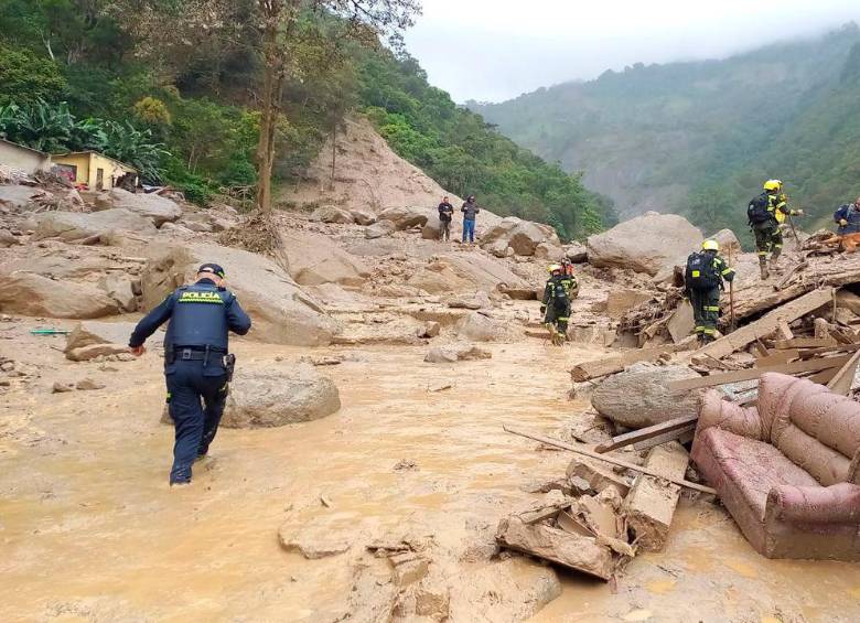 El número de víctimas mortales de la creciente súbita, más conocida como avalancha, en Quetame ascendió a 20 este miércoles, según los bomberos de Cundinamarca. FOTO CORTESÍA