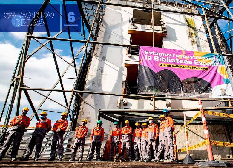 Después de años de denuncias, llamadas, actividades de reconocimiento y comisiones accidentales, en el año 2020, el Contralor General de la Nación, Carlos Felipe Córdoba, visitó la biblioteca, que para ese entonces ya tenía todas la características para considerarse una de las obras inconclusas más grandes de Medellín. Se abrieron investigaciones y se emprendieron acciones para su restauración, con una inversión de $60.000 millones, cuatro veces más de lo que costaba la obra inicial. En la foto, inicio de la reconstrucción en el año 2022.