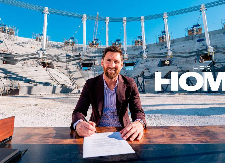 El futbolista argentino Lionel Messi firmó su contrato en medio de las obras del estadio Freedom Park, que será inaugurado en poco tiempo. Foto: Tomada del x de @InterMiamiFc