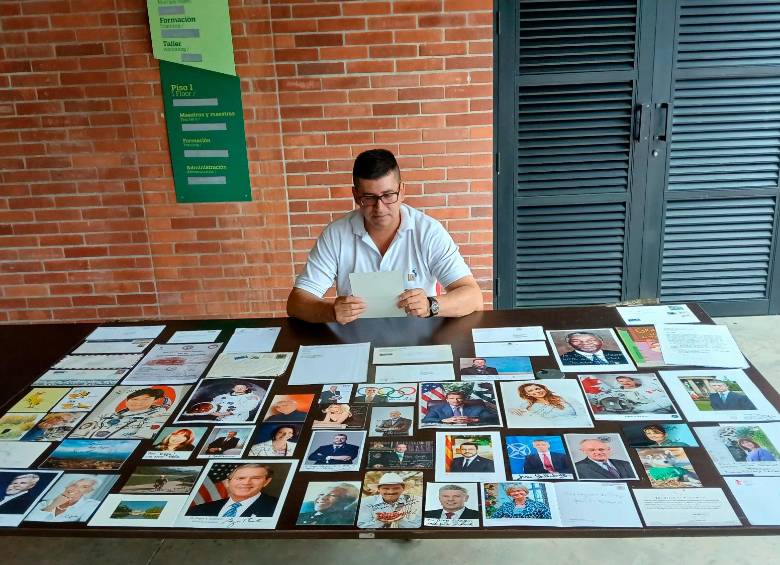 Diego Alejandro Echeverri encontró una particular manera de conocer el mundo: le ha mandado cartas a gente en los cinco continentes. FOTO cortesía