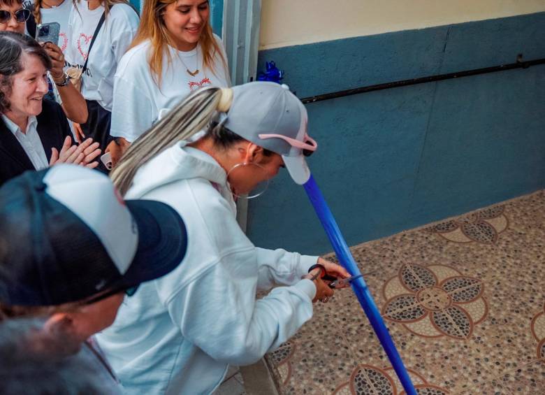 (En video) ¡Qué bichota! Karol G reconstruyó el colegio donde estudió en Medellín