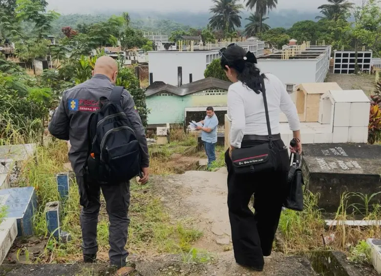 Mocoa. Marzo 29 de 2024. La Fiscalía y varias autoridades forenses exhumaron y entregaron los restos de Luis Ojeda, una de las víctimas de la masacre de Las Palmeras, quien fue presentado como 'falso positivo'. (Cortesía - Fiscalía General de la Nación)