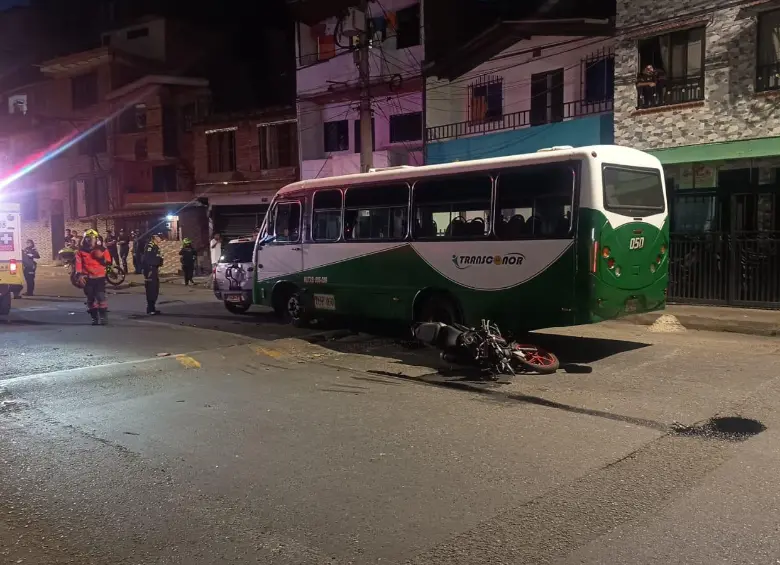 En el hecho estuvieron involucrados un taxi, un bus, una motocicleta y un automóvil. Foto: cortesía. 