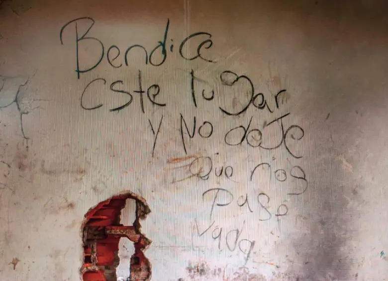 Uno de los escritos que se encuentran dentro de la casona. FOTO: Camilo Suárez.