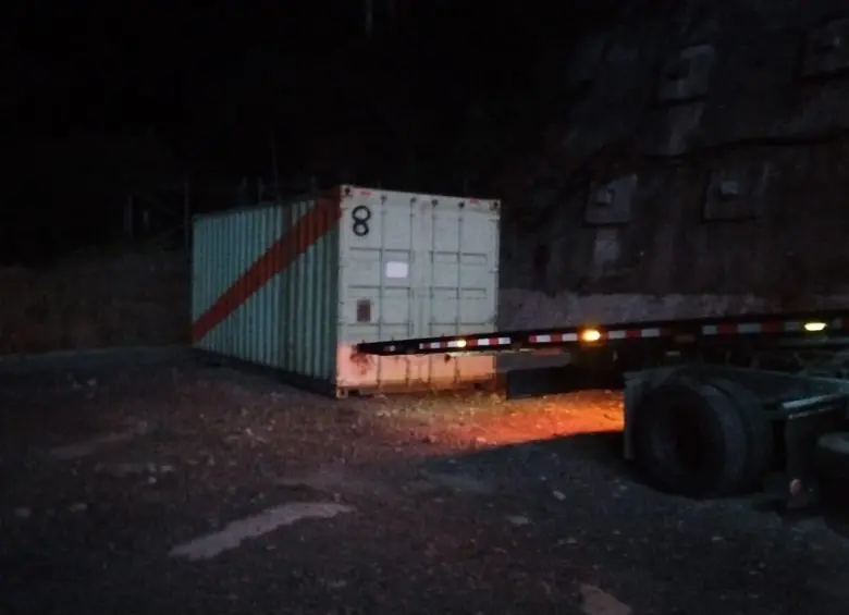 Este es el primer contenedor con las bandejas portacables para instalar en el Túnel del Toyo, que arribo al proyecto este miércoles. Foto: Cortesía