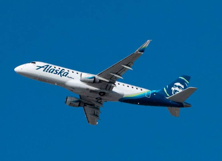 Imagen de referencia de un vuelo de la aerolínea Alaska Airlines. FOTO AFP