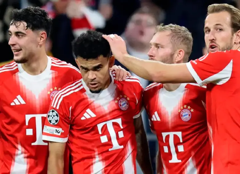 Luis Díaz y sus compañeros del Bayern tendrán este martes un gran desafío, como visitantes, cuando enfrente al PSG. FOTO AFP