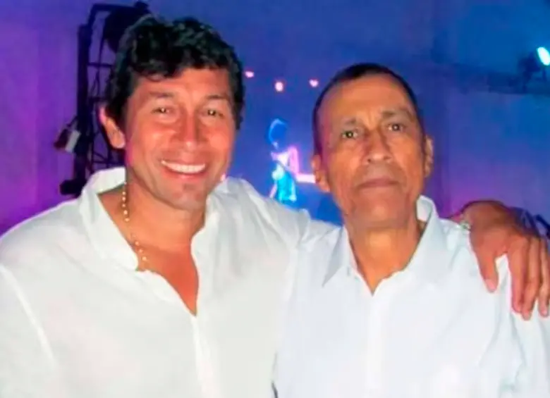 Jorge Bermúdez junto a su padre. FOTO CORTESÍA