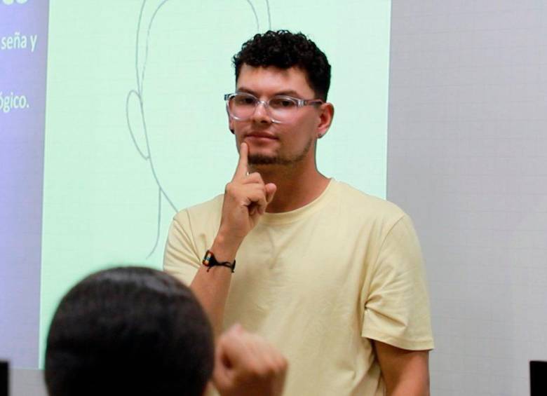 El ITM también ha formado en Lengua de Señas a los niños de los estudiantes de la institución. FOTO: CORTESÍA