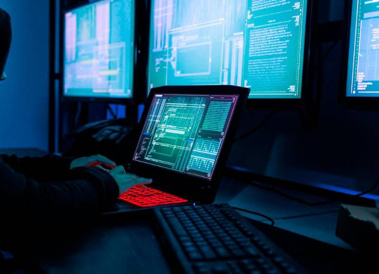 Expertos prendieron las alarmas por la facilidad que la IA les da a los ciberdelincuentes para cometer delitos. FOTO getty