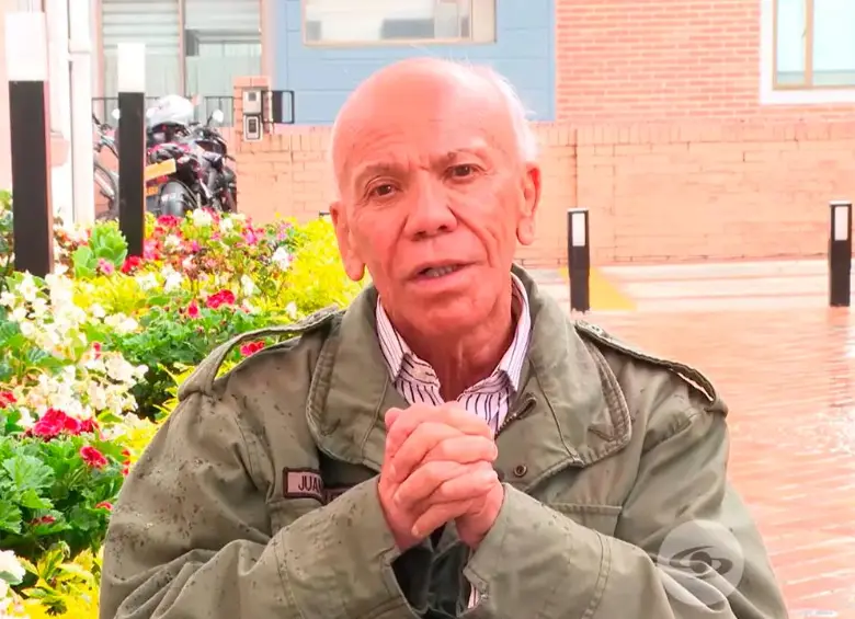 Juan Guillermo Ríos fue un periodista antioqueño, conocido por su trabajo televisivo. Foto: Tomada de Video.