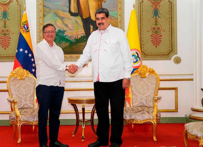 El presidente Gustavo Petro y su homólogo en Venezuela, Nicolás Maduro, se reunieron este martes en Caracas. FOTO: CORTESÍA