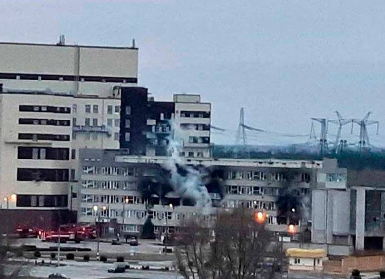 La central nuclear de Zaporiyia está siendo comandada por militares rusoso. FOTO: EFE