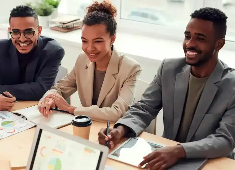 El área de talento humano impulsa la contratación en Colombia con cientos de vacantes urgentes. FOTO: GETTY