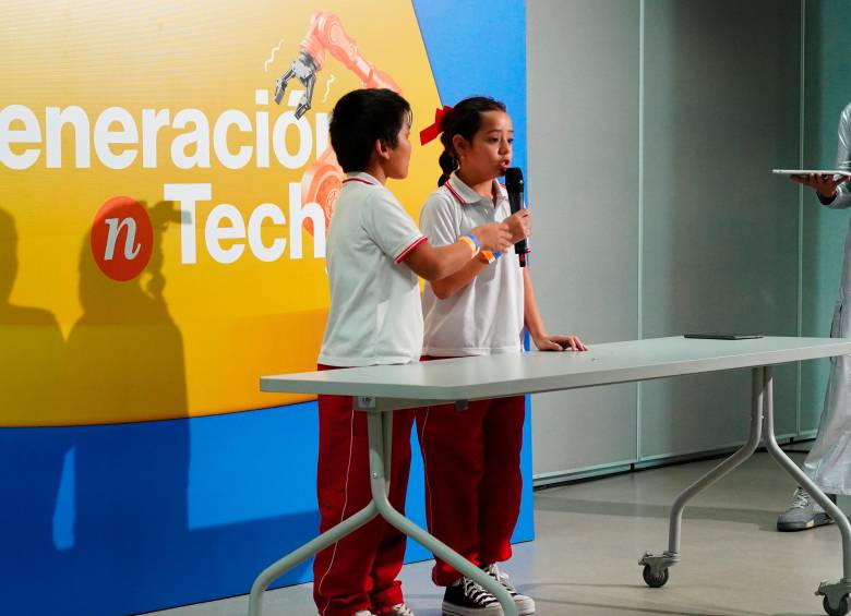 Estudiantes de Generación Tech exponiendo sus proyectos. FOTO RUTA N