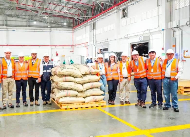 Puerto Antioquia marcó un hito para el comercio exterior colombiano al realizar la primera exportación de café colombiano desde el Urabá antioqueño. FOTO CORTESÍA PUERTO ANTIOQUIA