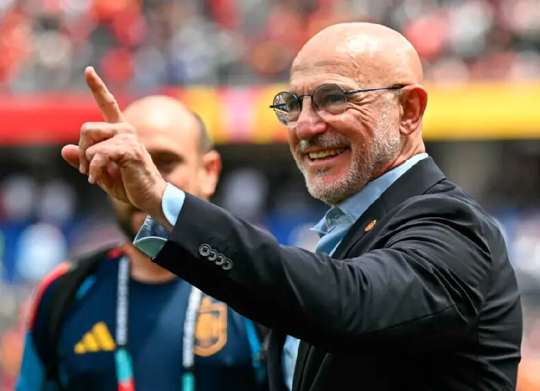 Luis de la Fuente buscará su tercer título con la selección absoluta de España, luego de ganar la UEFA Nations League 2022-23 y la Eurocopa 2024. FOTO AFP