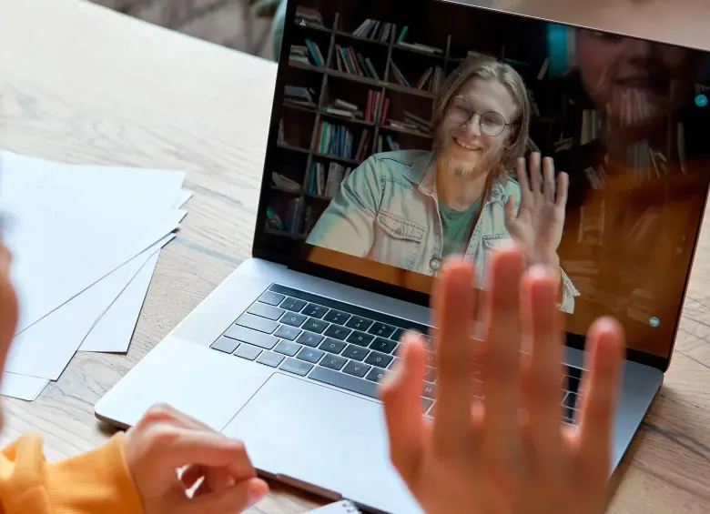 Programas como estos permiten estudiar sin costo y acceder al mundo laboral en empresas reconocidas de sectores como moda, retail y banca. FOTO: SHUTTERSTOCK