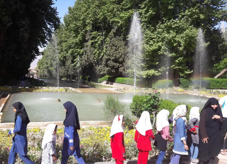 En el país de los míticos Jardínes de Babilonia, Irán, ahora bombardeado por Estados Unidos e Israel, el espacio pública es una joya inadvertida. Fotos: Manuela Botero