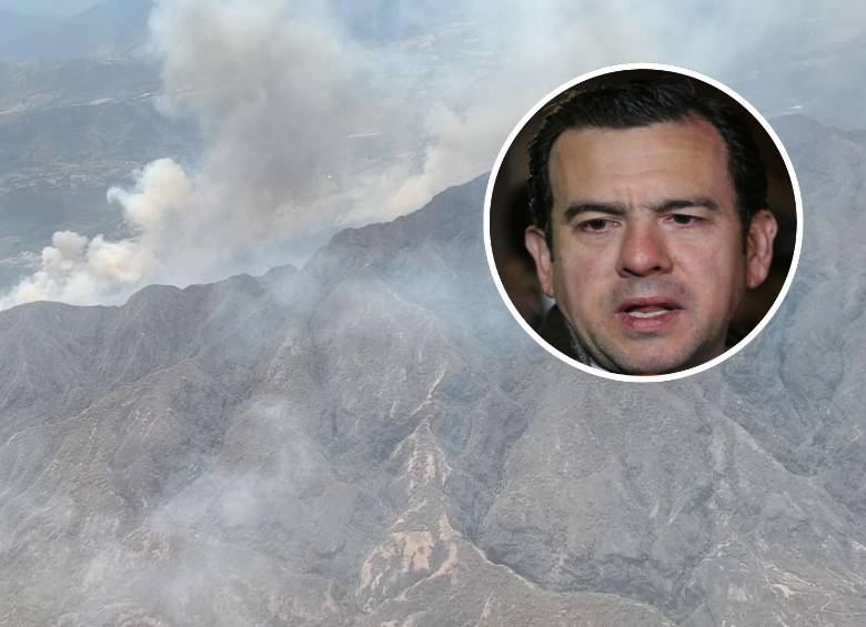 El ministro del Interior, Rodrigo Lara, dio un avance sobre el estado en el que continúa el Tolima tras el paso del fuego. Foto: Ungrd/Colprensa