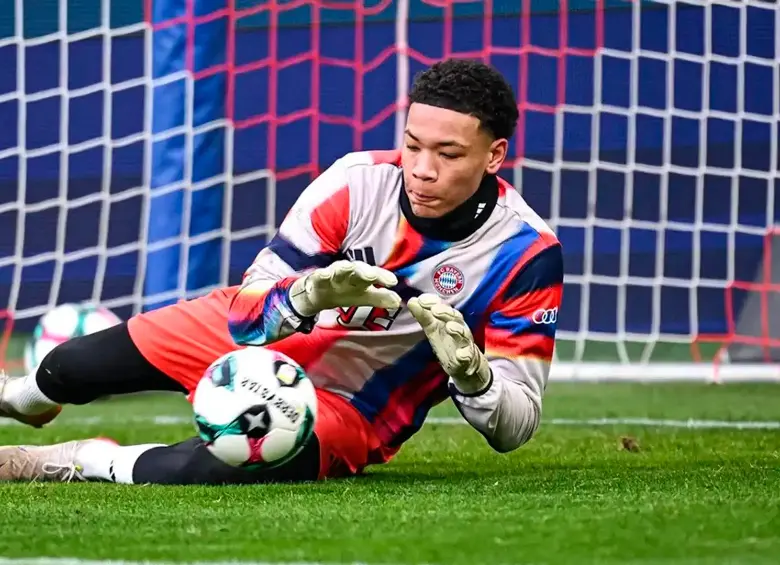 Leonard Prescott, el portero de 16 años que está cerca de debutar profesionalmente con el Bayern Múnich. FOTO GETTY