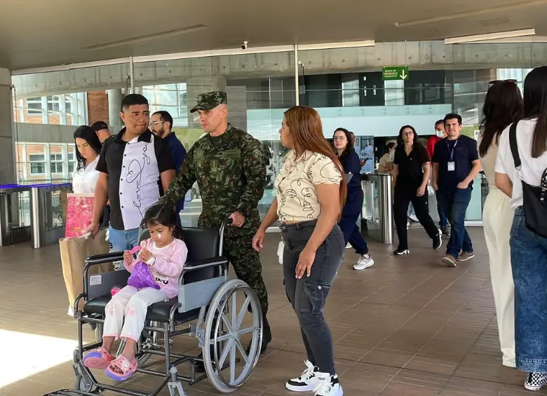 La cirugía reconstructiva de Luz María se realizó el pasado 14 de mayo en el Hospital San Vicente Fundación de Rionegro, Oriente antioqueño. El tumor, que era benigno, fue retirado con éxito. FOTO CORTESÍA.