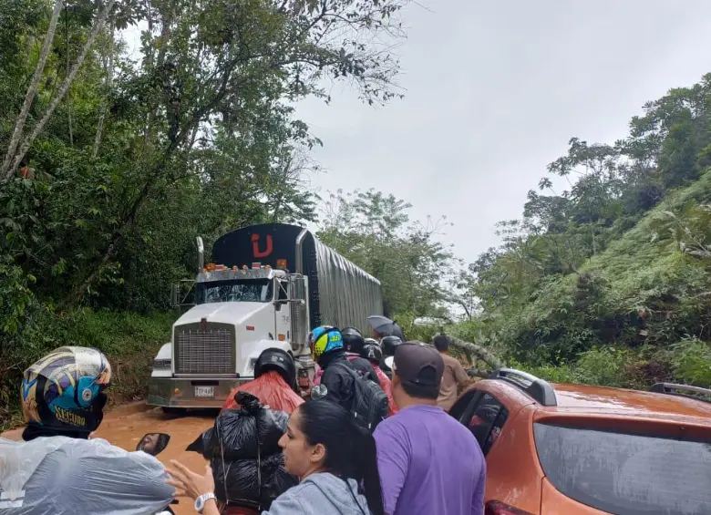 Derrumbes en la autopista Medellín-Bogotá. Foto: Juan Antonio Sánchez, EL COLOMBIANO