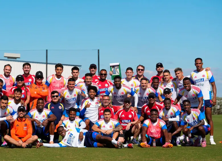 El grupo que se prepara en Estados Unidos posó para el recuerdo. Ellos cerrarán la campaña de Colombia en 2025. FOTO CORTESÍA FCF