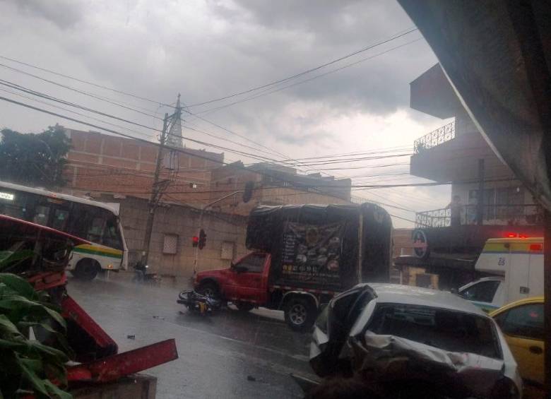 En este cruce ocurrió la tragedia que terminó con un menor de edad fallecido y otro más en delicado estado. FOTO: CORTESÍA