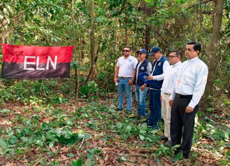 La guerrilla del ELN liberó el pasado viernes a la sargento Karina Ramírez y sus dos hijos de 6 y 8 años de edad. FOTO dEFENSORÍA
