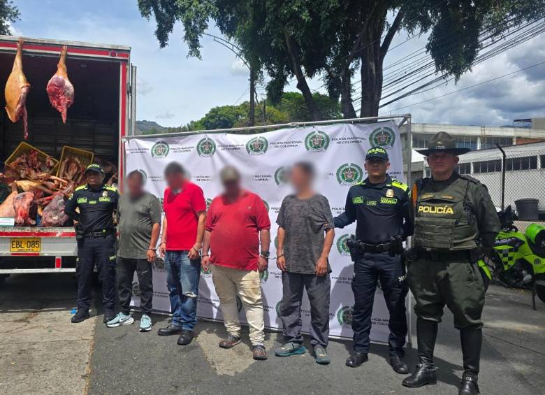 En total fueron decomisados 2.794,2 kilogramos de carne bovina y porcina, cuyo valor comercial supera los 108 millones de pesos. FOTO Alcaldía de Medellín. 