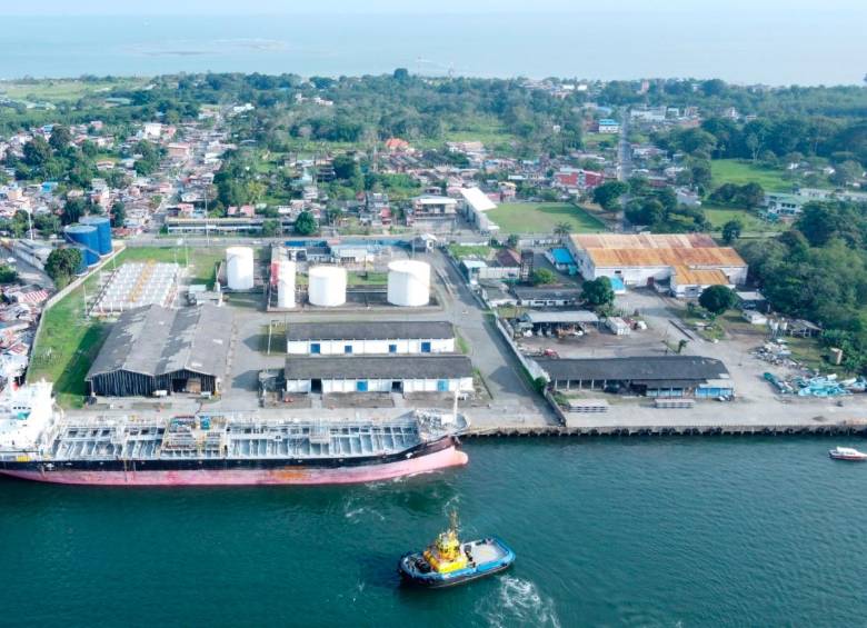 Entre las capacidades generales del puerto de Tumaco están un sistema de almacenamiento de combustibles de 8.992 toneladas y un sistema de almacenamiento multipropósito de 2.500 toneladas. FOTO ANI
