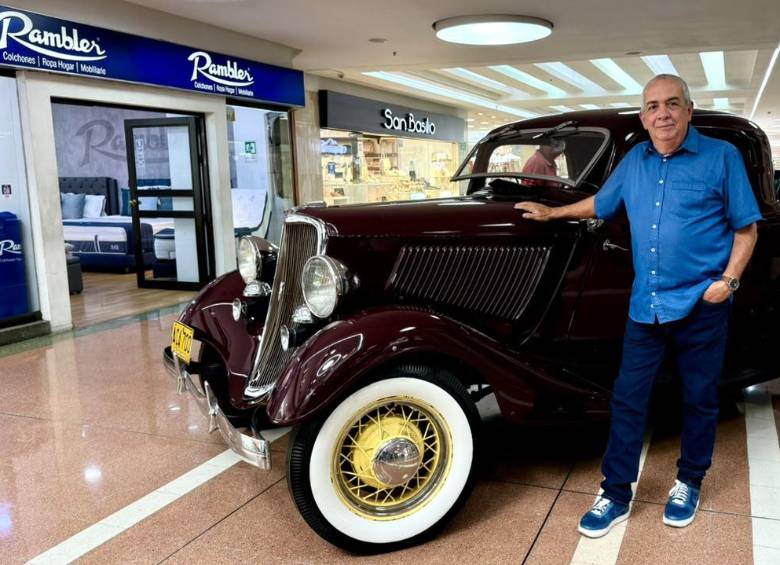 Él es Darío Rada, creador de Antioquia Motor Club, grupo organizador del concurso de autos antiguos. FOTO: Cortesía. 