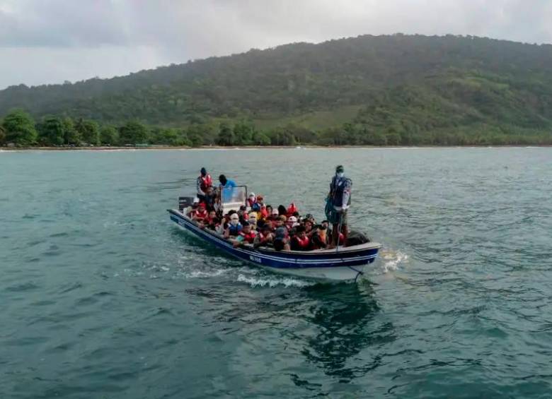 En los últimos meses se han incrementados los viajes por tierra de colombianos y venezolanos que abandonan los Estados Unidos a como dé lugar. Foto. Afp